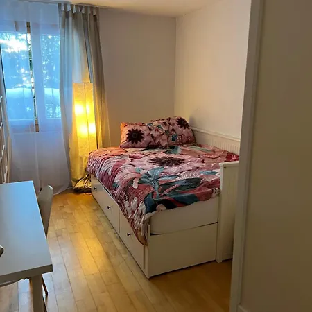 Gemuetliches Doppelzimmer Mit Dusche Wc לינה וארוחת בוקר פלימס