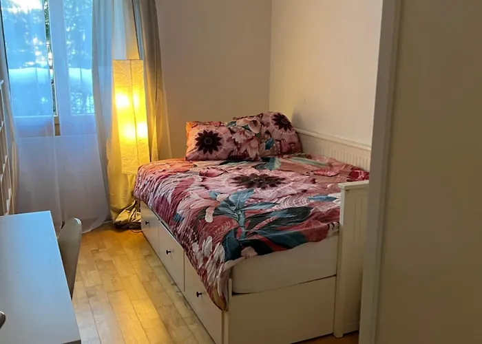 Gemütliches Doppelzimmer Mit Dusche Wc Frühstückspension Flims